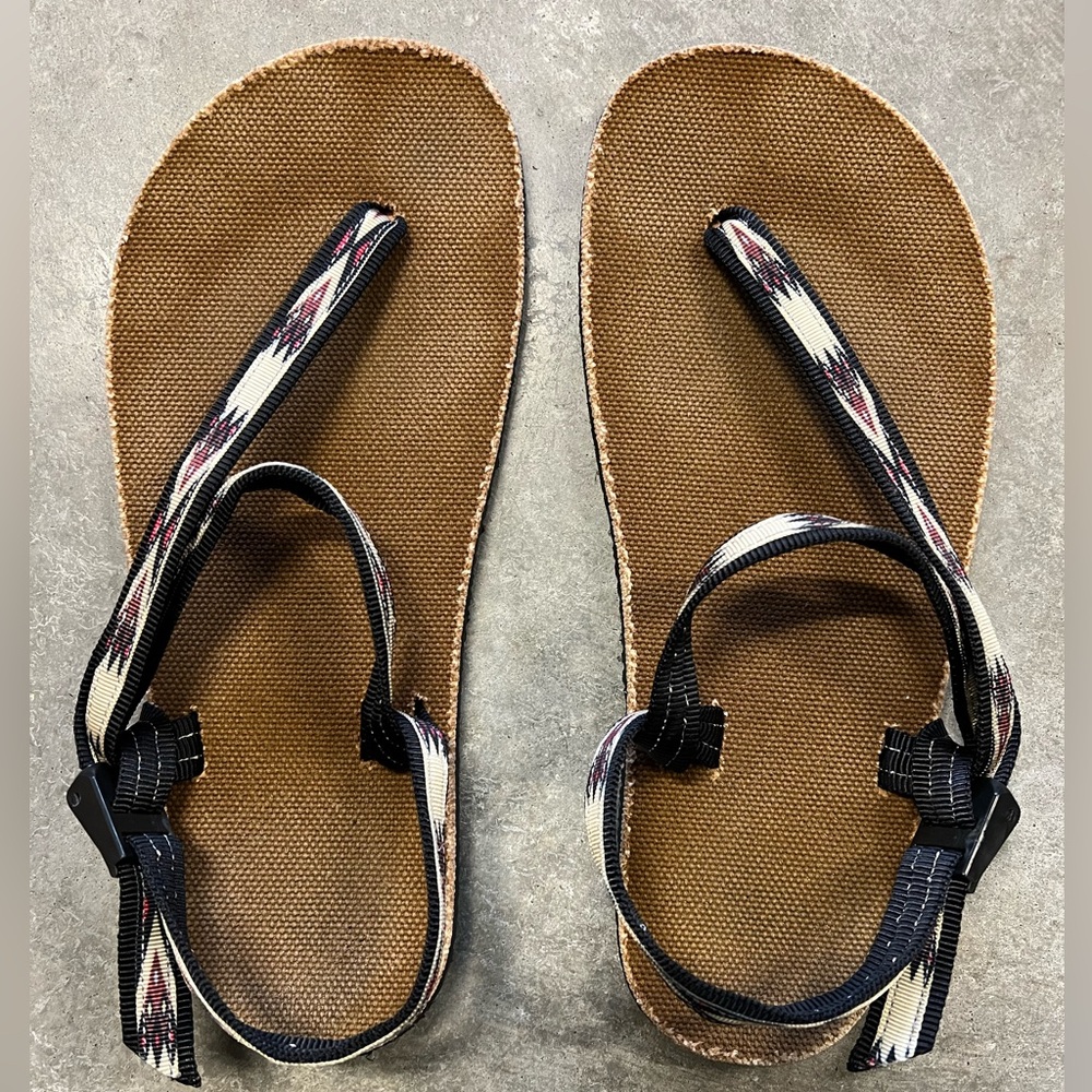 Earthrunners Circadian Sandals 8.5M/10.5W